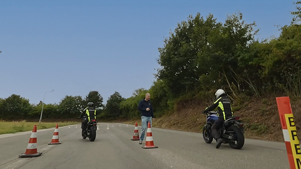 Teoriprøve den praktiske til motorcykelkørekort